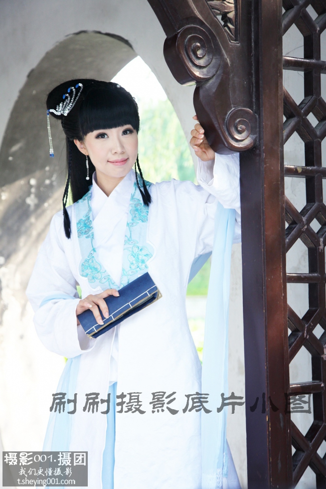 003317g1emy6a9so1m3a9r.jpg