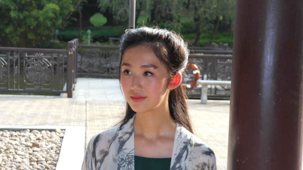 31644619_1024.jpg