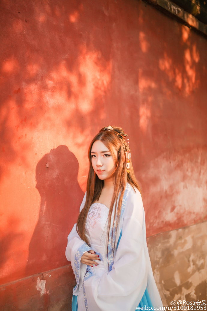 b8c909a9jw1eyaql0ix8tj22w04c0x6x.jpg