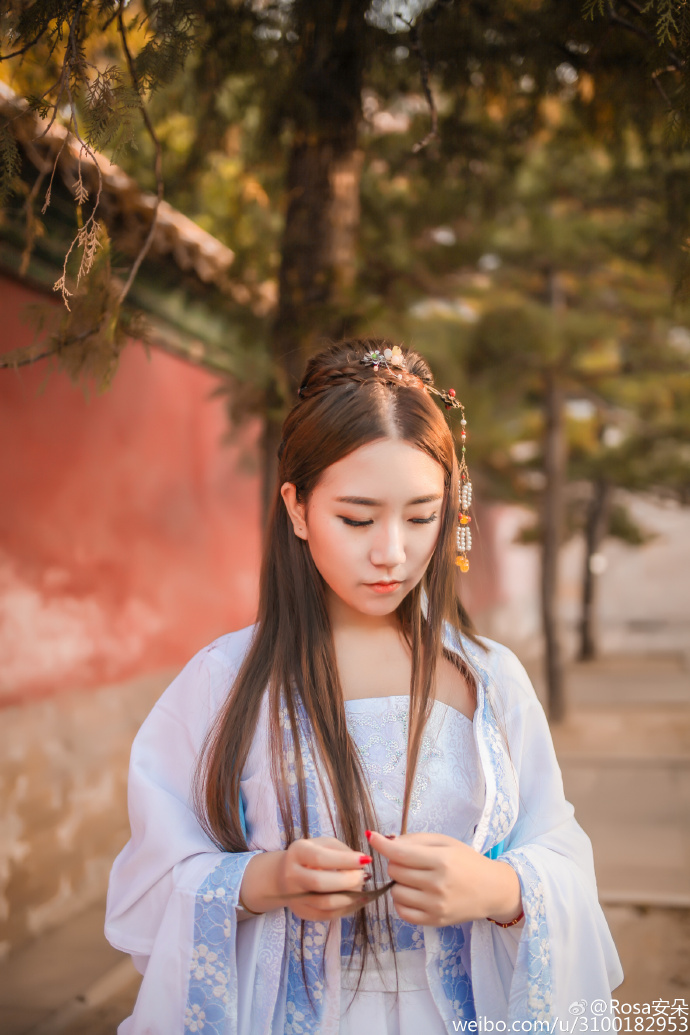 b8c909a9jw1eyaqo4wkt9j22w04c04qy.jpg