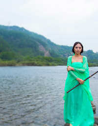 白蛇传之小青渡江