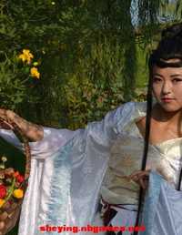 湿地公园古装美女人像
