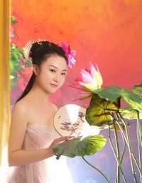美 女 出 浴