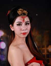红的诱惑-----古典红衣女