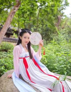 汉服女子