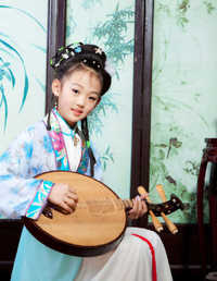 童年版小龙女 朱佳妮古装照