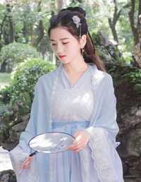 有美人兮，远方来游。