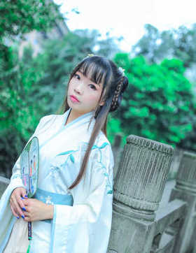 哼 人家才不是丫鬟呢